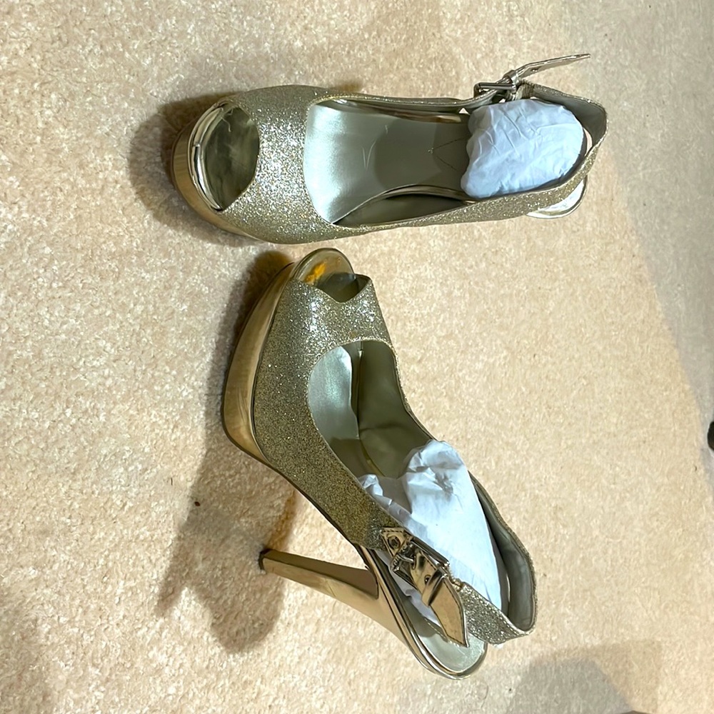Guess gold peep toe platform